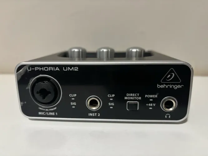 VENDO INTERFACE DE ÁUDIO BEHRINGER UM2