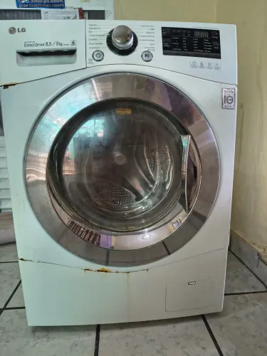 Vendendo máquina de lavar e seca da marca LG 5 KG