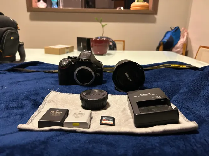 Kit Câmera Nikon D5200 + Lente 18-105mm VR + 2 Baterias + Carregador + Cartão 16GB -