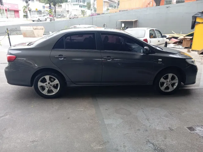 Toyota Corolla GLI 1.8 Flex 16V Aut. 2012