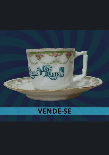 Xícara em porcelana - aristocracia brasileira.
