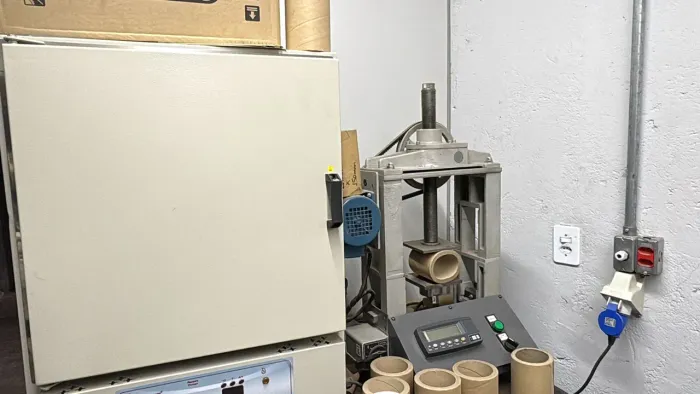 Estufa e maquina para medir KGF