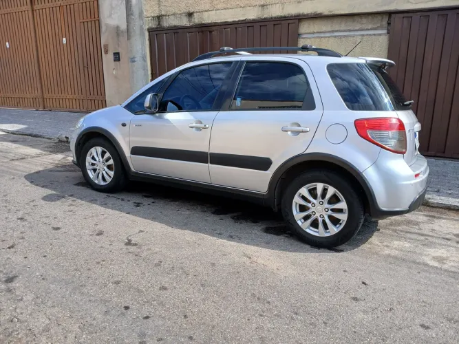 Suzuki SX4 2.0 16V 145cv 4WD 5P Mec. 2013