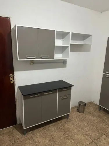 VENDO ARMÁRIO E SOFÁ 