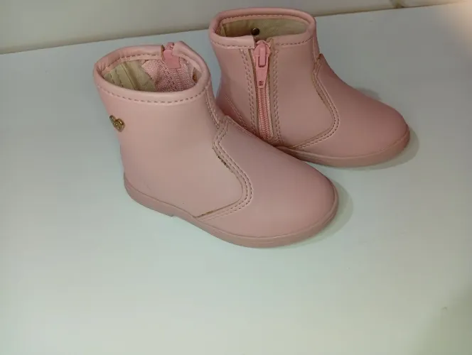 Bota Molekinha Rosa