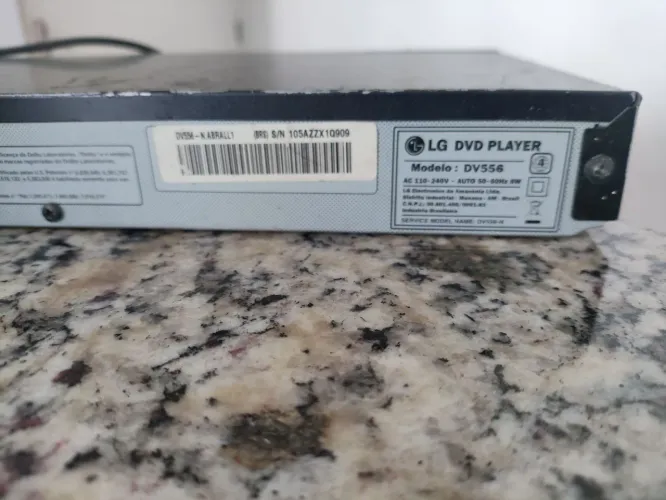 DVD LG - Modelo DV556