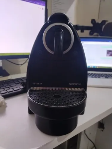 Cafeteira Nespresso Essenza C101 Original 110V - Excelente Estado