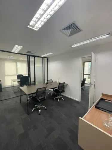 Excelente sala mobiliada - Le Monde Offices