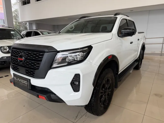 Nissan Frontier Pro4x CD 4X4 2.3 Bi-TB Die. AUT 2023