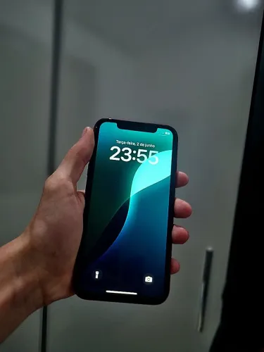 Iphone XR vermelho