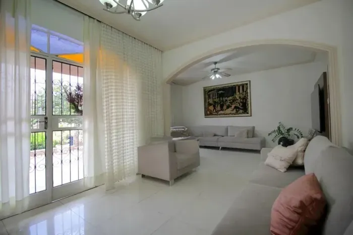 Casa à Venda - Nova Floresta, 5 Quartos, 300 m2
