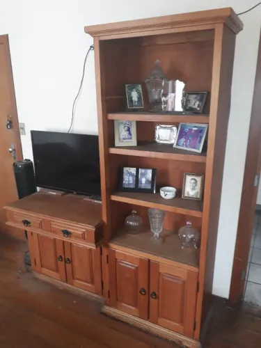 Lida Prateleira Cristaleira com Mesa Madeira Três Módulos. Desapego por Mudança.