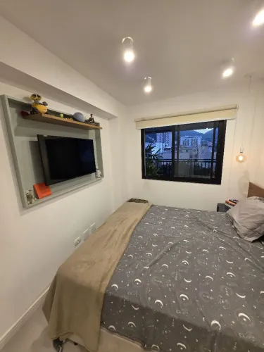 Lindo 2 quartos com varandão 