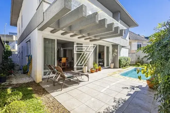 Casa em condomínio a venda com 329m² com 4 suítes no Bacacheri - Curitiba - PR