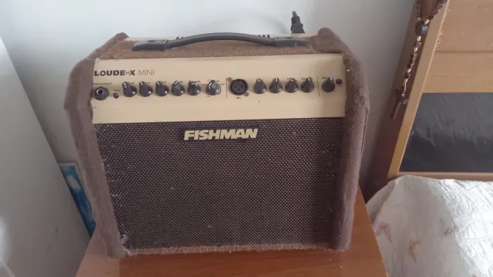 Amp para Voz e Violão Fishman Loudbox (troca)