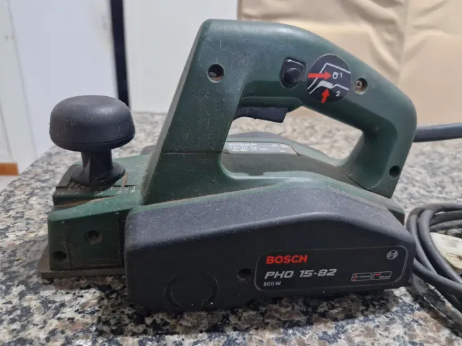 Plaina Eletrica Bosch PHO 1582 127v