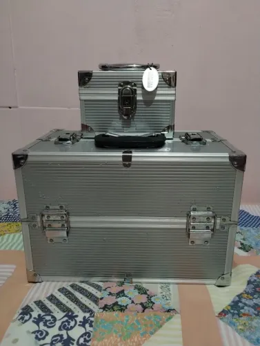 Jogo 2 maletas para Maquiagem ou Jóias,Com divisórias removível. 36x22x24 e 18x12x12