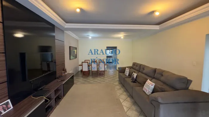 LINDA CASA PARA VENDA E LOCAÇÃO EM EXCELENTE LOCALIZAÇÃO