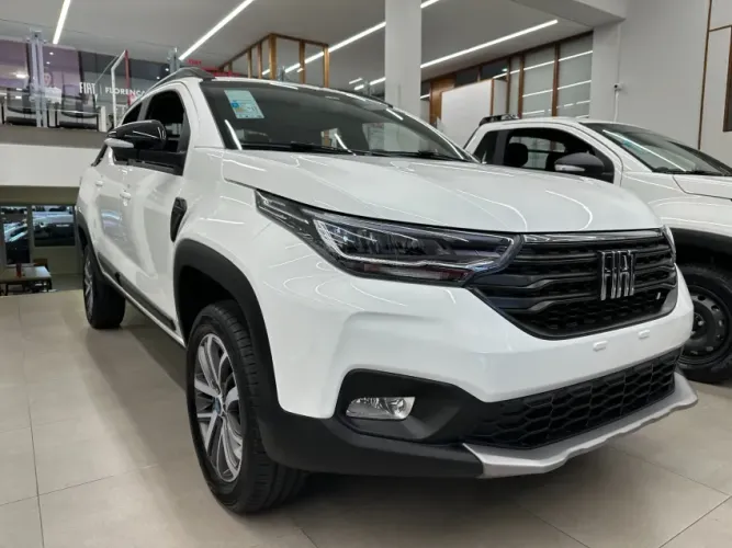 Fiat Strada Volcano 1.3 Flex 8V CD 2026