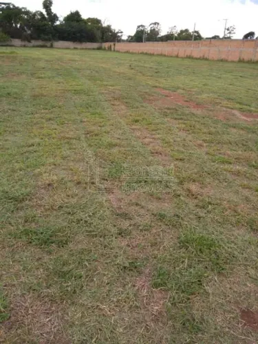 Locação de Terreno / Comercial na cidade de Araraquara