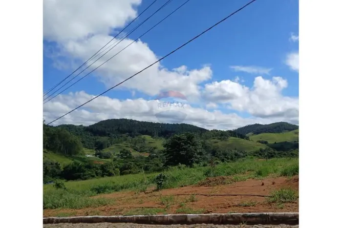 Terrenos no Village Estrada Real ( Simão Pereira)
