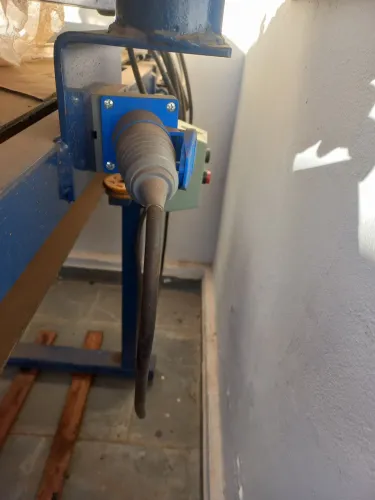 Maquina de piso intertravado , com esteira e vibrador
