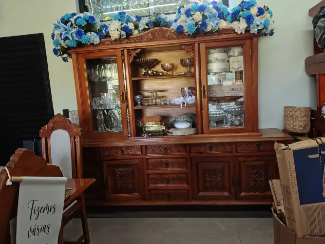 vendo buffet com cristaleira