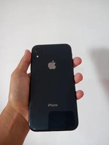 iPhone XR, 128 Gb Face ID off de resto pegando tudo