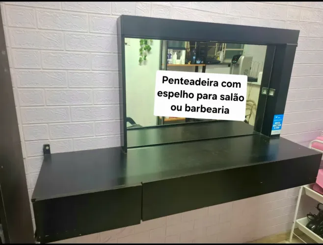 Penteadeira com Espelho para salão ou barbearia