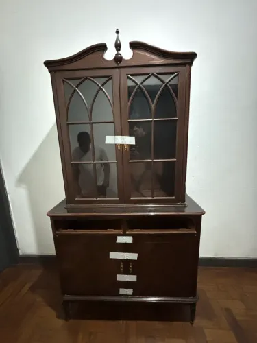 Cristaleira madeira maciça 