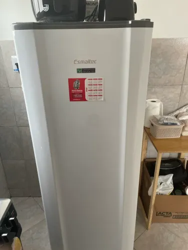 Vendo Geladeira e fogão + gás vazio