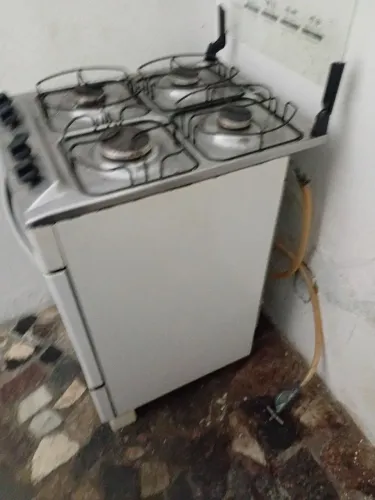 Vendo fogão Brastemp 4 bocas.