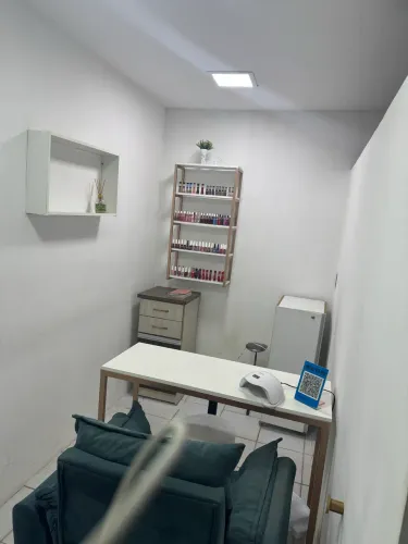 Alugo espaço para manicure