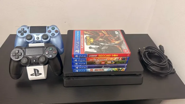 PS4 SLIM 1TB