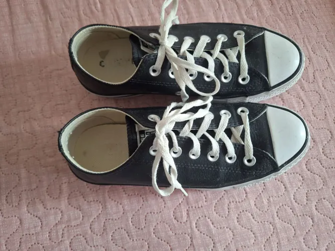 Tênis allstar tamanho 35 couro