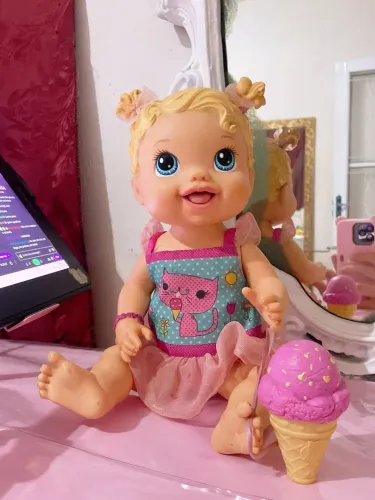 Baby Alive Sorvetinho - contém marcas de uso.