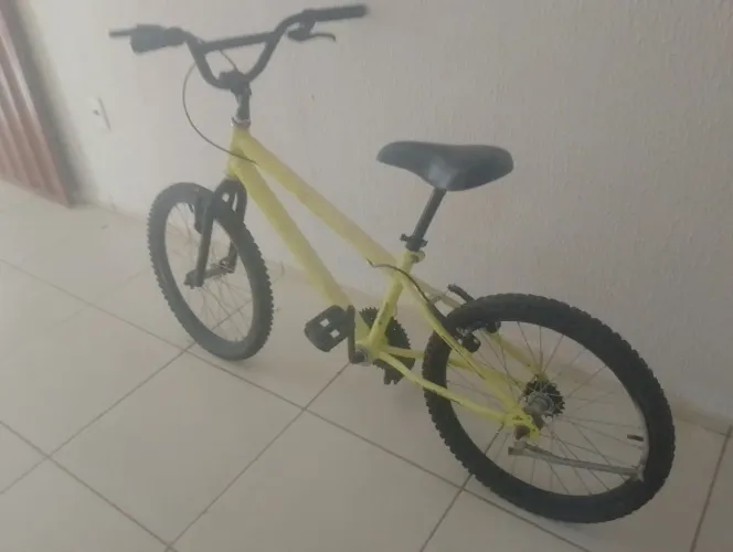Bike Cairu limpa só tá sem corrente