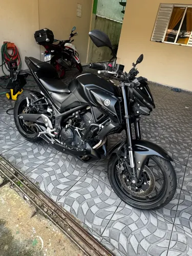 ? YAMAHA MT-03 PRETA 2024 - BAIXA KM - IMPECÁVEL ?