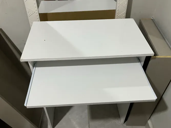 cadeira e mesa de escritório