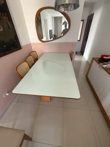 Mesa Madeira com tampo de vidro para trocar em ótimo estado estrutural