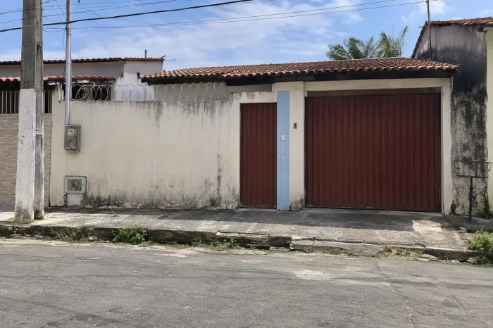 Casa a venda no CARLITO PAMPLONA, com 2 quartos