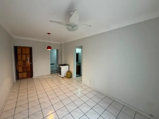 Apartamento 2 Quartos em Itapuã 70m², Andar Alto, 1 Vaga
