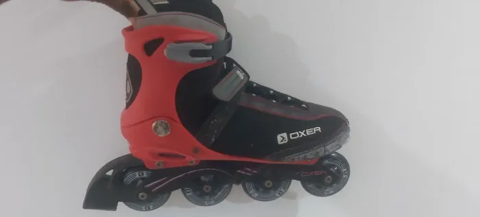 Vendo um lindo par de Patins que irá produzir muita adrenalina e risos ao patinar
