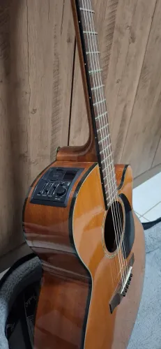Violão Takamine
