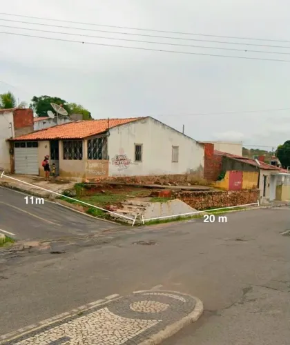 Vende-se Casa com Terreno 