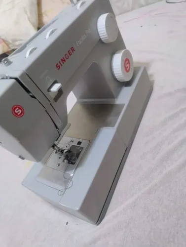 Máquina de costura Singer facilita4432