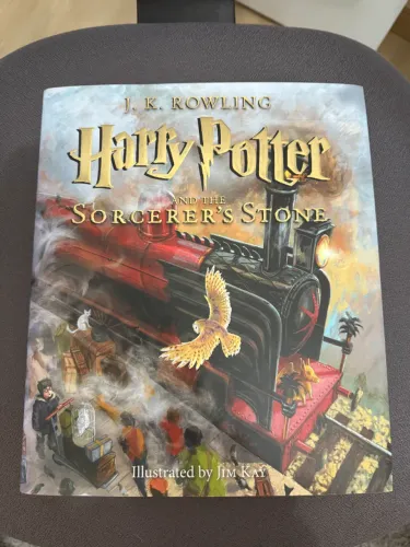 Vendo livro Harry Potter 1 ingles capa dura