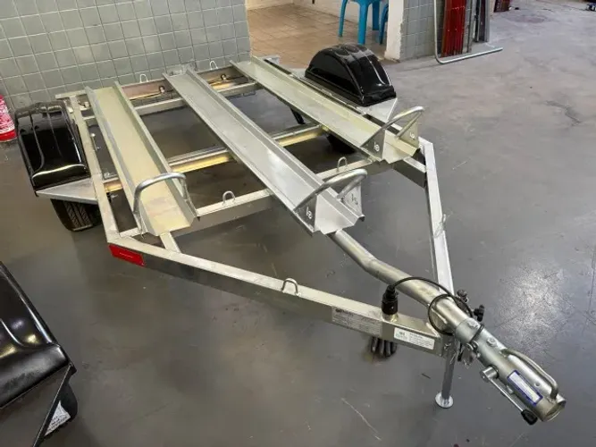 Carretinha PARA 3 MOTOS GALVANIZADA - PRONTA ENTREGA 