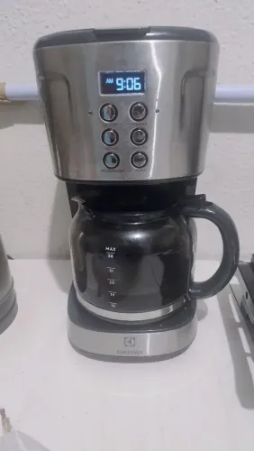 Cafeteira elétrica com despertador