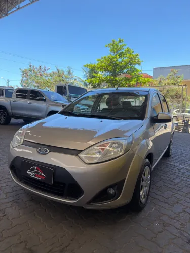 Ford Fiesta Sedan SE 1.6 8V Flex 4P 2014